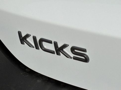 New 2026 Nissan Kicks SV w/ SV Premium Package image 9