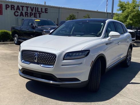 Used 2022 Lincoln Nautilus Reserve AWD/4WD image 3