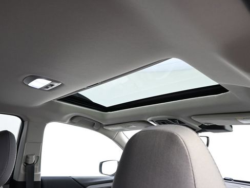 Used 2025 Subaru Outback Premium image 17