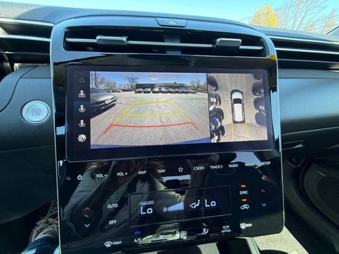 Certified 2022 Hyundai Tucson Limited AWD/4WD image 18
