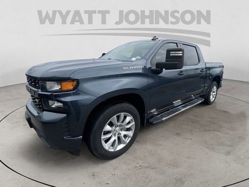 Used 2020 Chevrolet Silverado 1500 Custom w/ Custom Value Package RWD image 2