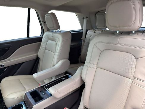 Used 2023 Lincoln Aviator Reserve w/ Equipment Group 201A AWD/4WD image 14