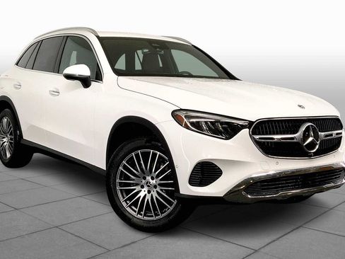 Used 2025 Mercedes-Benz GLC 300 4MATIC image 2