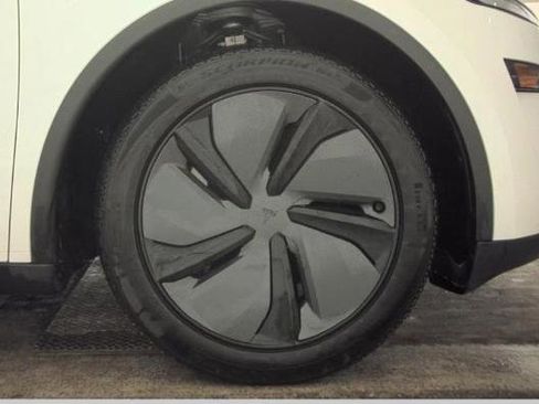 Used 2026 Tesla Model Y Long Range image 16