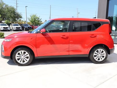 Used 2022 Kia Soul LX FWD image 7