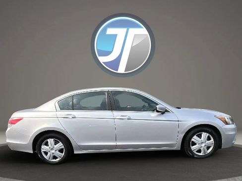 Used 2012 Honda Accord LX image 4