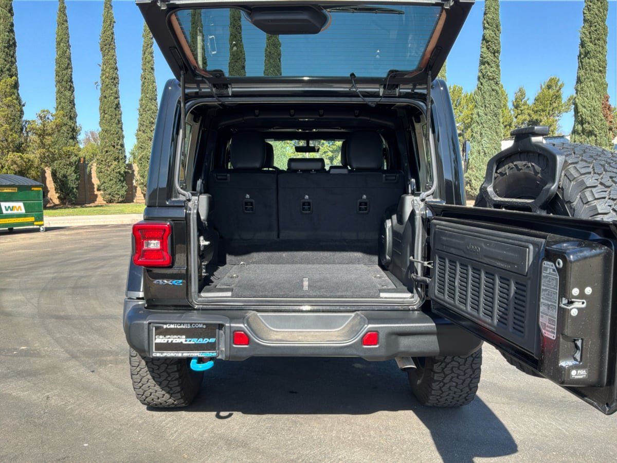 Used 2021 Jeep Wrangler Unlimited Rubicon 4xe w/ Steel Bumper Group AWD/4WD image 22