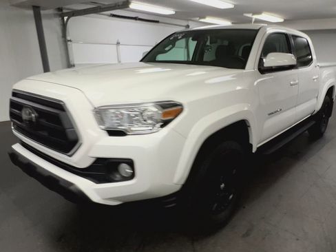 Used 2022 Toyota Tacoma SR5 image 40