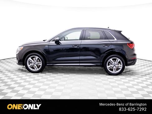 Used 2021 Audi Q3 2.0T Premium Plus w/ Premium Plus Package AWD/4WD image 2