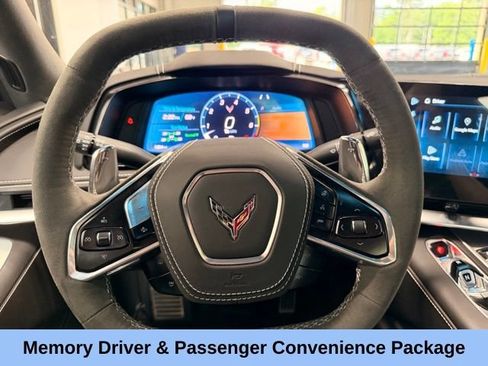 Used 2024 Chevrolet Corvette Stingray Premium Cpe w/ Body-Color Dual Roof Package RWD image 21
