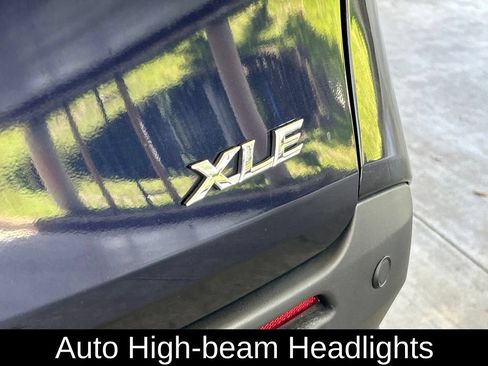 Used 2025 Toyota Sienna XLE FWD image 22