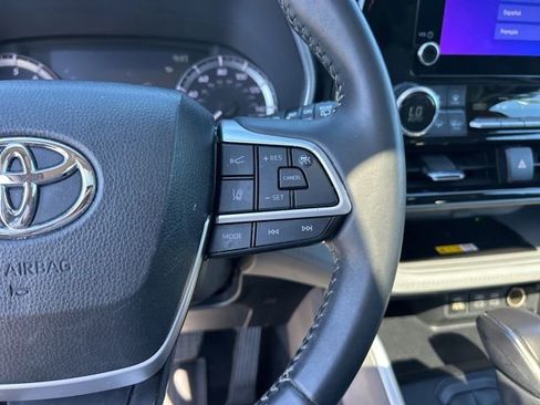 Used 2023 Toyota Highlander XLE FWD image 21