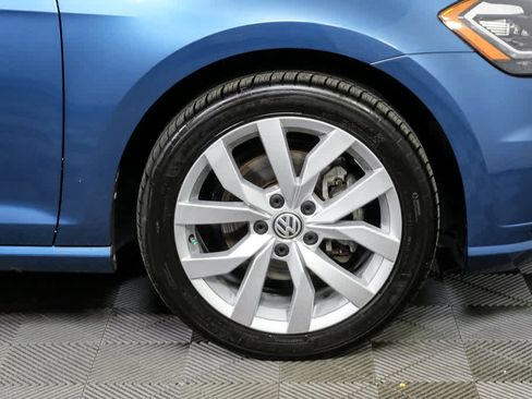 Used 2019 Volkswagen Golf SE FWD image 36