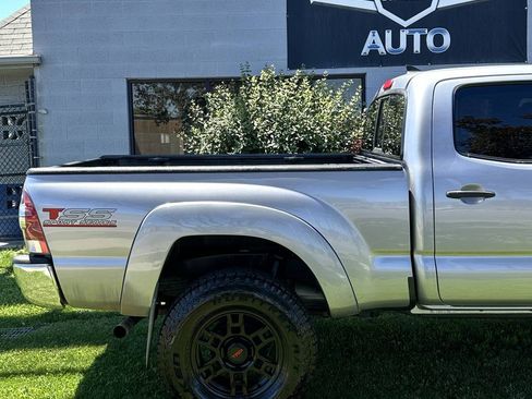 Used 2014 Toyota Tacoma 4x4 Double Cab w/ SR5 Package image 6