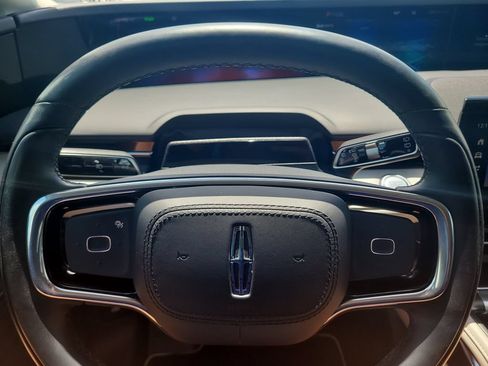Certified 2025 Lincoln Nautilus Premier AWD/4WD image 26