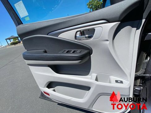 Used 2019 Honda Pilot EX image 36