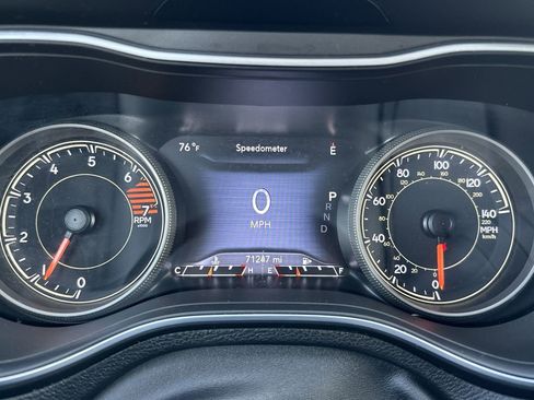 Used 2023 Jeep Cherokee Altitude Lux image 15