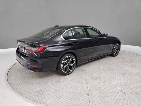 Used 2025 BMW 330i Sedan w/ Convenience Package image 6