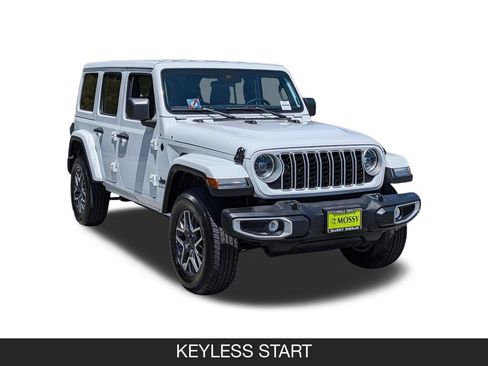 Used 2025 Jeep Wrangler Unlimited Sahara AWD/4WD image 2