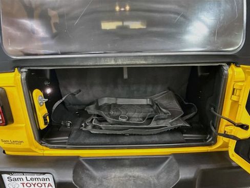 Used 2019 Jeep Wrangler Sport AWD/4WD image 23
