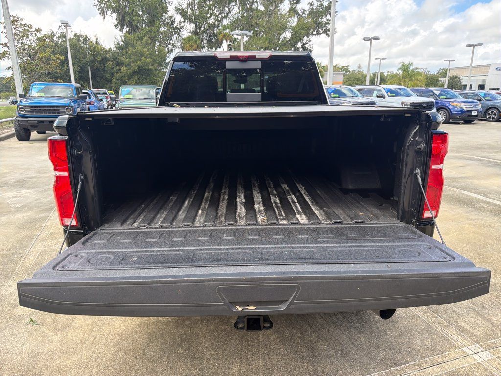 Used 2025 Chevrolet Silverado 2500 High Country w/ Midnight Edition AWD/4WD image 32