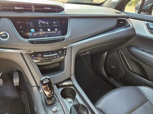 Certified 2022 Cadillac XT5 Premium Luxury w/ Technology Package AWD/4WD image 21