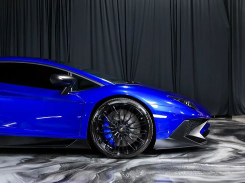 Used 2016 Lamborghini Aventador LP 750-4 Superveloce AWD/4WD image 7