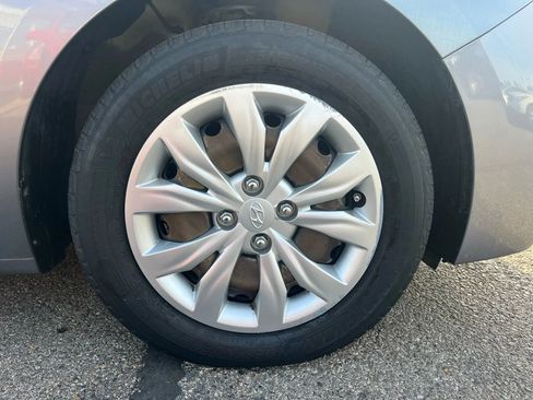 Used 2018 Hyundai Accent SE image 22