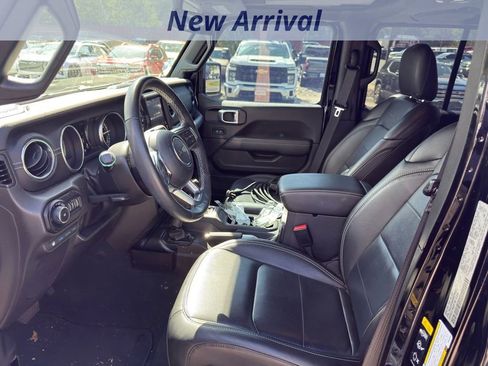Used 2022 Jeep Wrangler Unlimited Sahara w/ Cold Weather Group AWD/4WD image 10