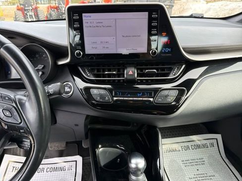 Used 2019 Toyota C-HR XLE image 18