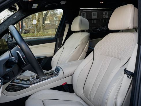 Certified 2025 BMW X7 M60i w/ Executive Package image 17