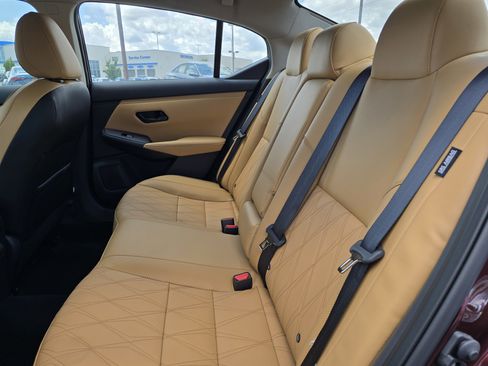Used 2025 Nissan Sentra SV w/ SV Premium Package FWD image 12