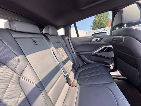 Used 2026 BMW X6 xDrive40i AWD/4WD image 21