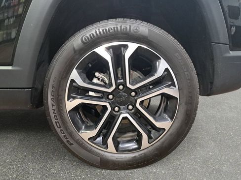 Certified 2022 Jeep Compass Limited image 30