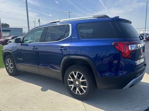 Used 2023 GMC Acadia SLE w/ Driver Convenience Package image 5