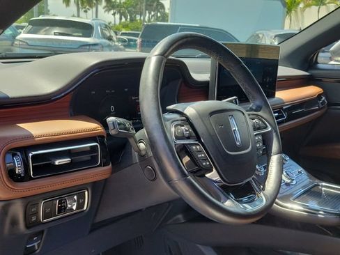 Used 2023 Lincoln Nautilus Reserve FWD image 7