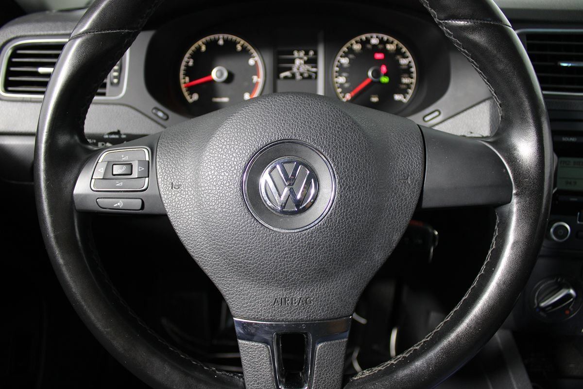 Used 2011 Volkswagen Jetta SE FWD image 9