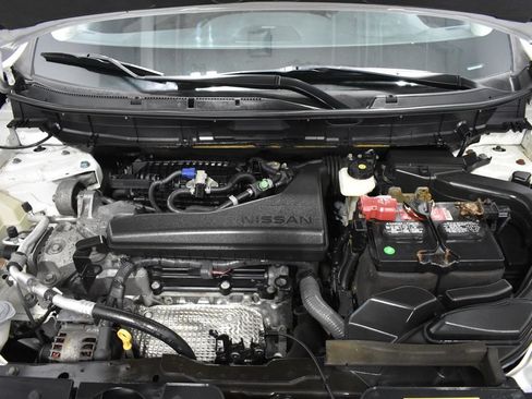 Used 2017 Nissan Rogue SV w/ Sun & Sound Touring Package AWD/4WD image 36