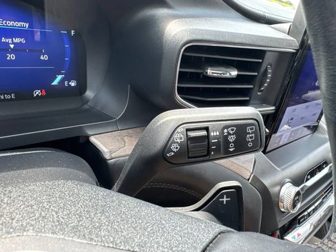 Certified 2020 Ford Explorer Platinum w/ Premium Technology Package AWD/4WD image 17