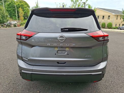 Certified 2026 Nissan Rogue SV w/ SV Premium Package AWD/4WD image 5