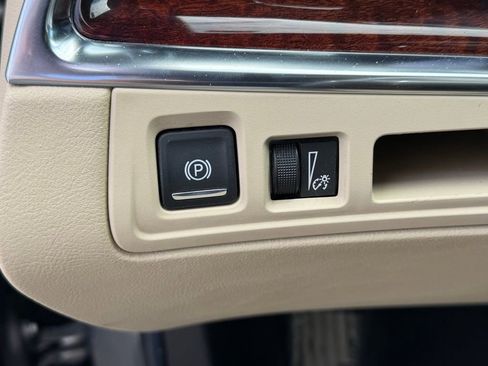Used 2017 Cadillac XT5 Luxury w/ Driver Awareness Package AWD/4WD image 13