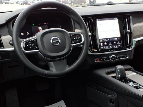 Used 2023 Volvo V90 B6 Cross Country Plus AWD/4WD image 15