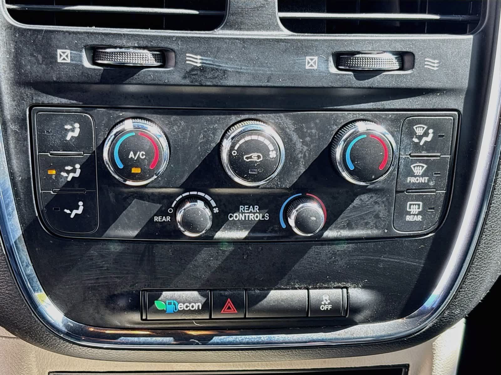 Used 2018 Dodge Grand Caravan SXT FWD image 15