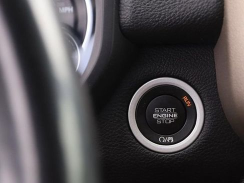 Used 2022 RAM 1500 Laramie AWD/4WD image 14