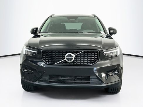 Used 2026 Volvo XC40 B5 Plus AWD/4WD image 2