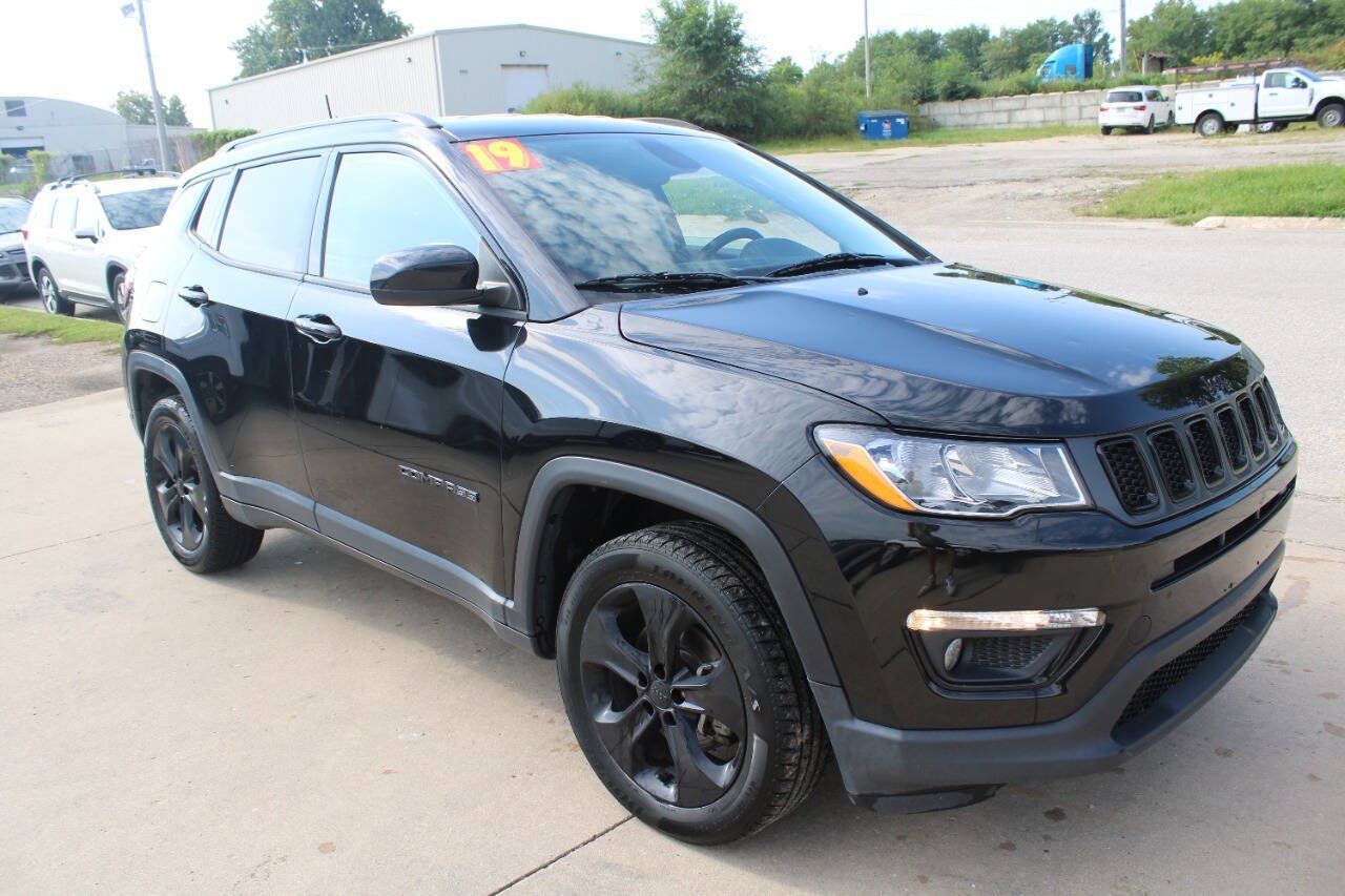 Used 2019 Jeep Compass Latitude AWD/4WD image 4