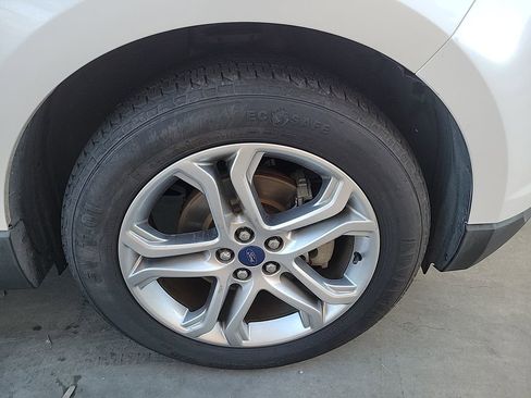 Used 2015 Ford Edge Titanium w/ Technology Package image 10