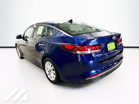 Used 2018 Kia Optima S w/ Panoramic Sunroof Package image 7