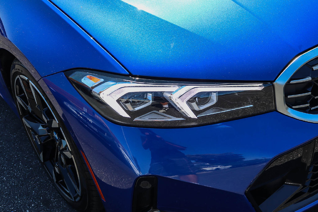 Used 2025 BMW M340i w/ Premium Package RWD image 10