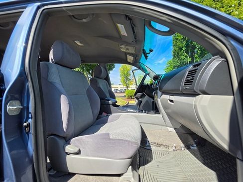 Used 2004 Toyota 4Runner SR5 image 17